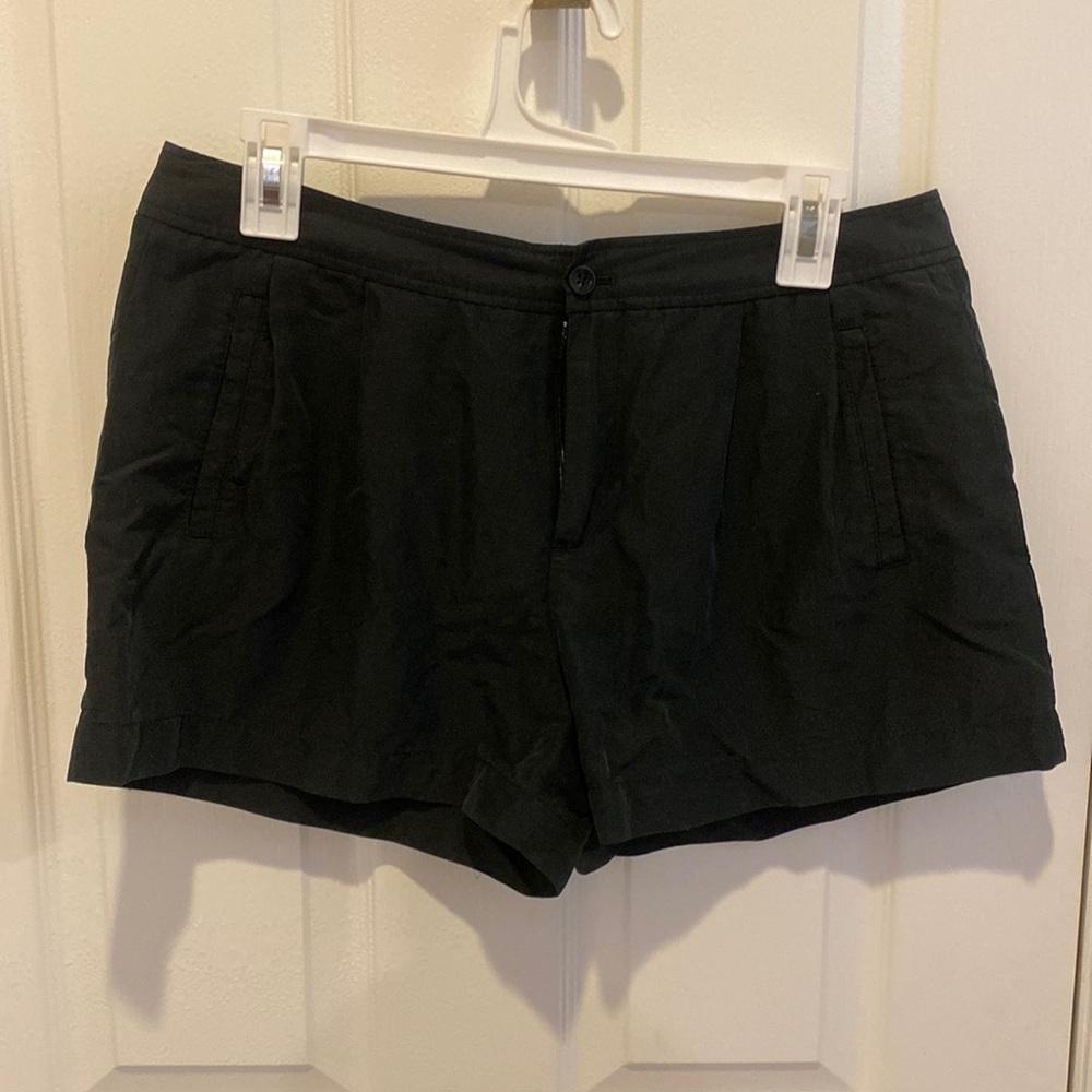 Gap size 6 shorts